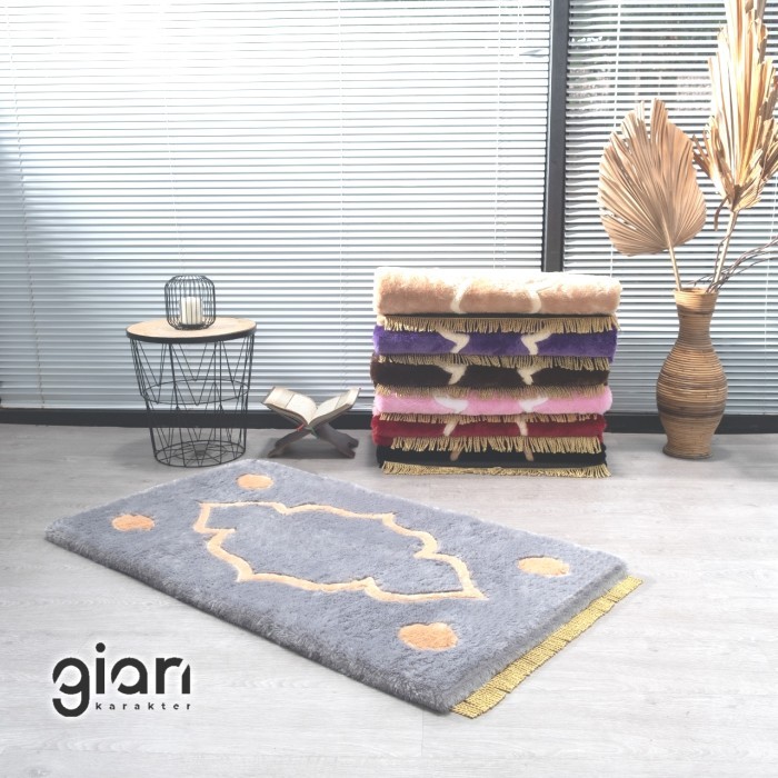 Sajadah Bulu/Rumbai/Busa/Tebal Harramain Premium - Gian Karakter