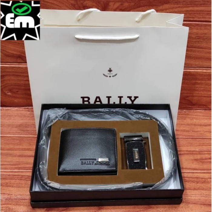 

TERLARIS PAKET DOMPET + IKAT PINGGANG PRIA KULIT PREMIUM MURAH!!! MURAH