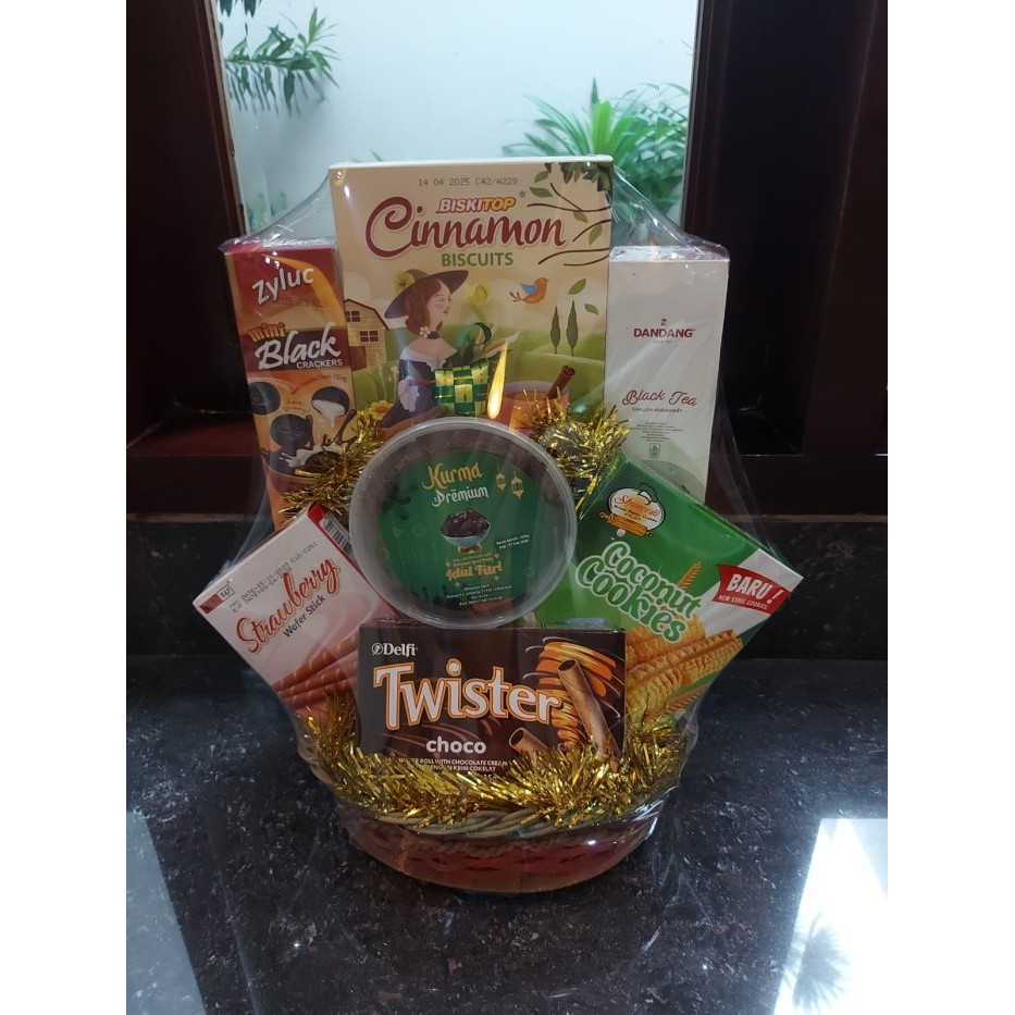 

Parcel Lebaran Makanan Ringan 2024 (12) Hampers Murah Meriah