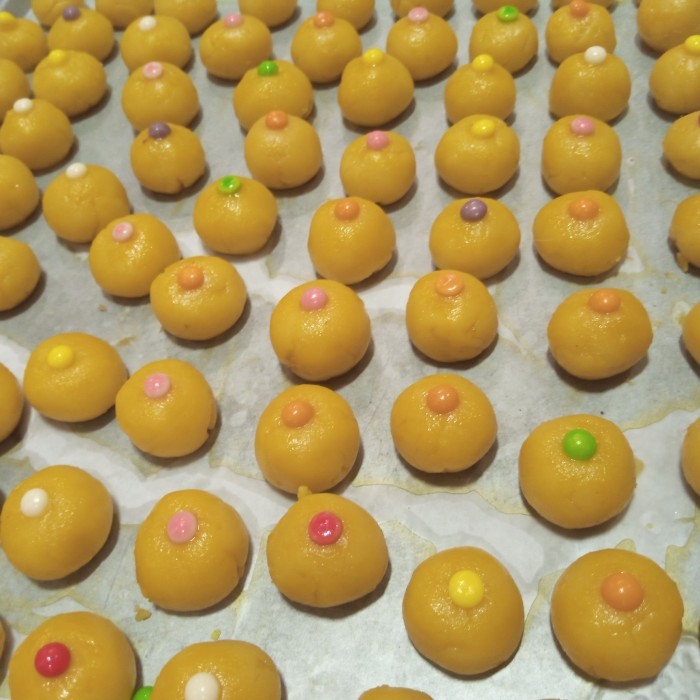 

Kue Nastar Nanas Pentil Coklat Warna Warni 250 Gr Nastar Renyah Best Seller