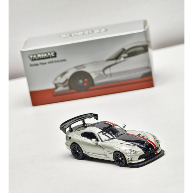 Tarmac Works Dodge Viper ACR Extreme American Sports Car Metallic Silver