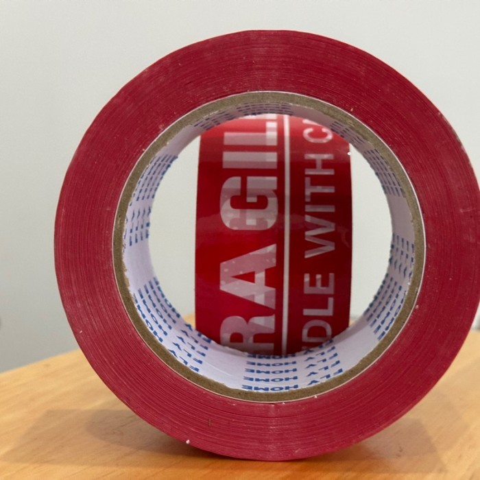 

Produk Terbaru Flyhome Fragile Merah 100Yard 1 Dus 48Mm X 100Yard 72 Roll Eco Cargo Packing Aman