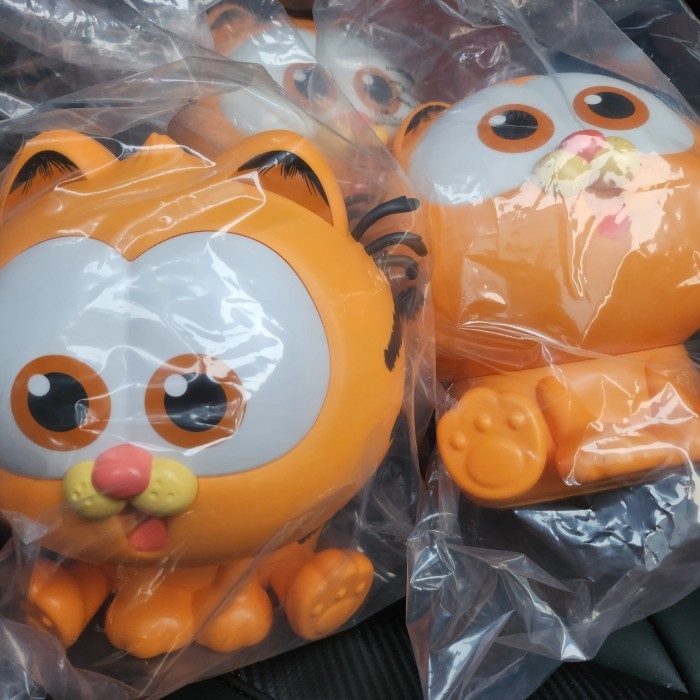 TUMBLER GARFIELD XXI CINEMA / MERCHANDISE XXI GARFIELD
