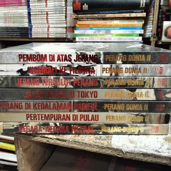

SERI PERANG DUNIA II (2) PUSTAKA TIME LIFE