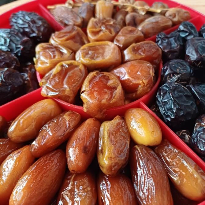 

Kurma Mix Kemasan Hampers Premium Quality Storeemelati