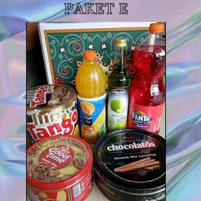 

Parcel Lebaran Kue Kaleng Paket E