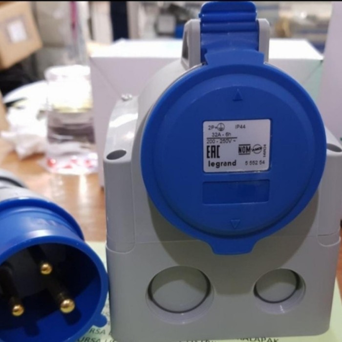 Legrand Surface Mounting 32A 3Pin Set