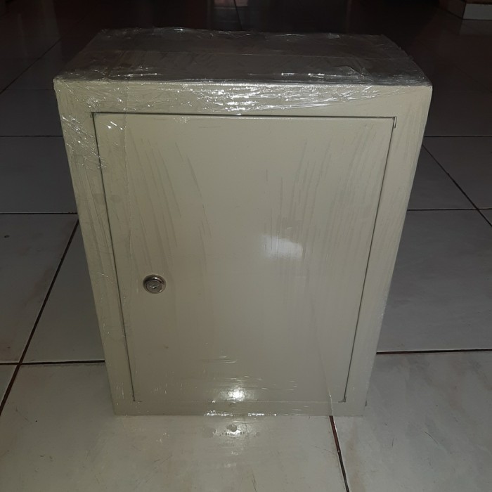 BOX PANEL 30X40X20 EKONOMIS KODE 1404