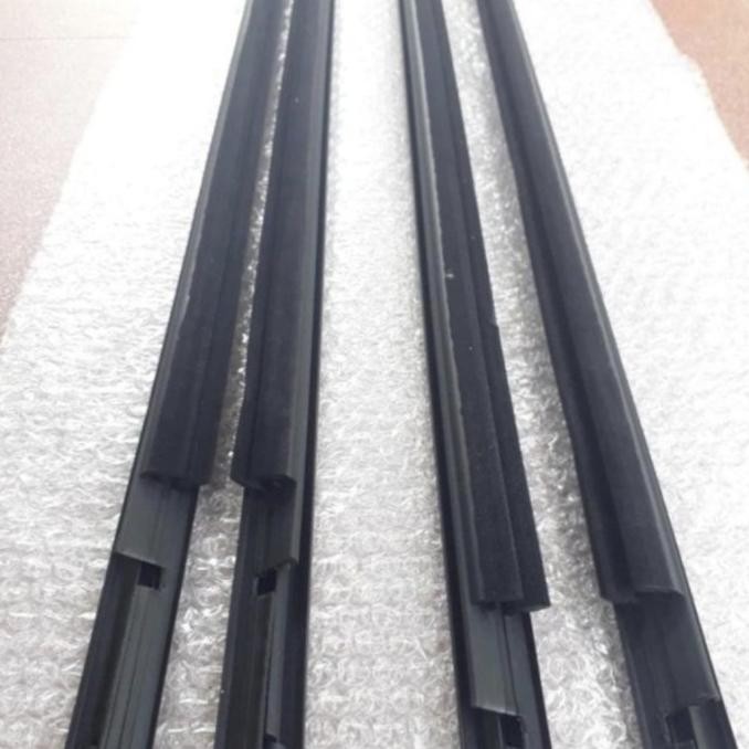 karet pelipit kaca pintu mobil Nissan Datsun go,cross komplit set ori