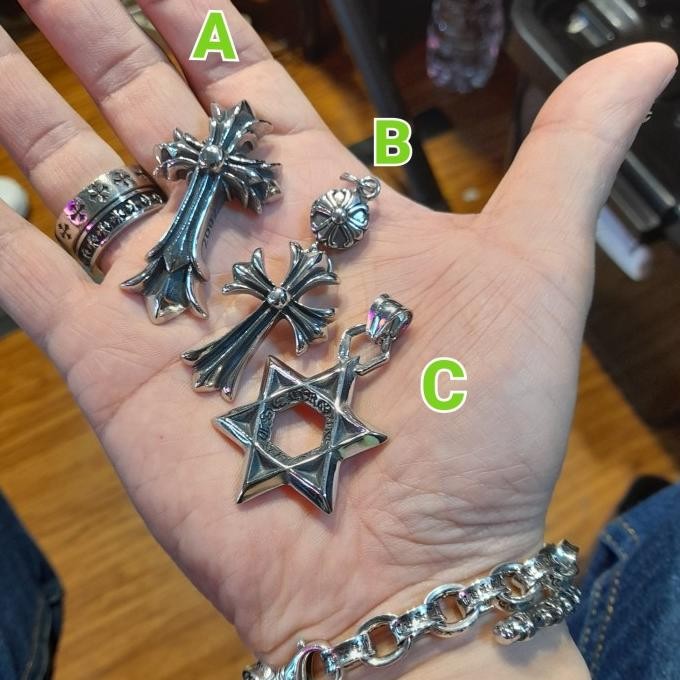 Chrome Hearts Kalung Titanium (Replika)