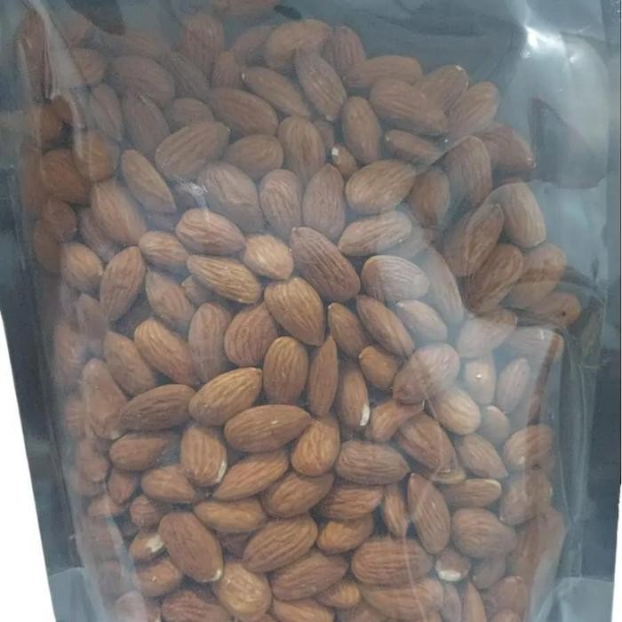 

BARANG TERLARIS Club Sehat Almond Whole Natural 1Kg Makanan Kering Camilan Food Kacang