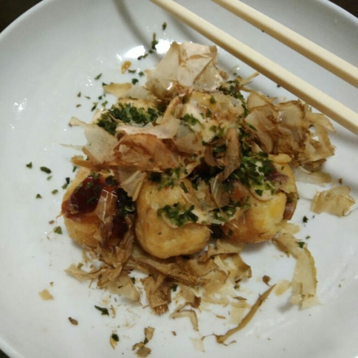 

BARANG TERLARIS Takoyaki Jakarta 1 Paket Bahan Lengkap Isi Tepung + Katsuobushi + Saus