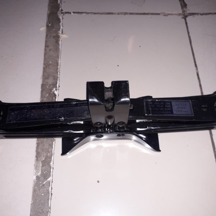 DONGKRAK MOBIL AVANZA