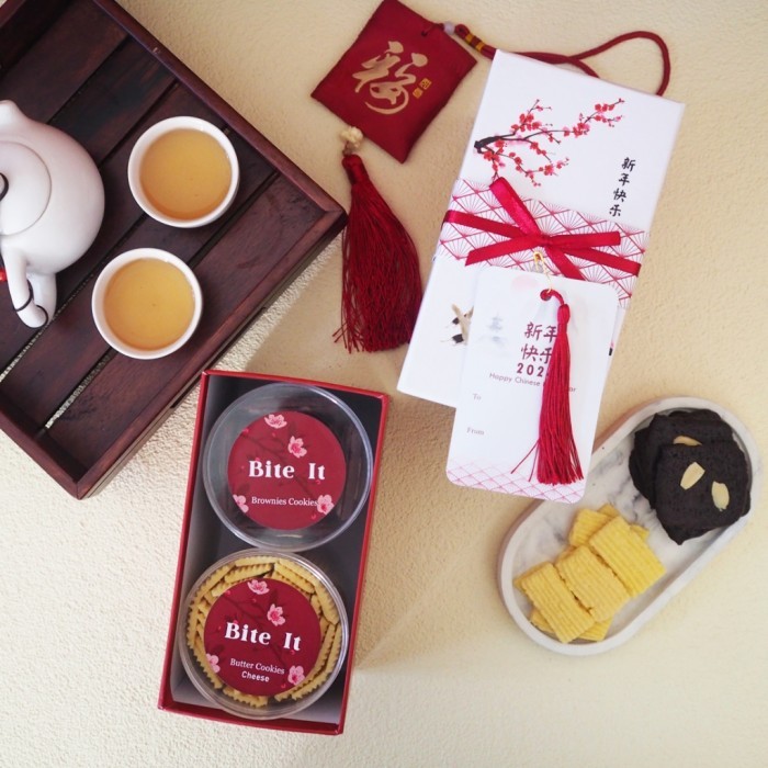 

Suisen - Chinese New Year Hampers / Parcel Imlek / Butter Cookies
