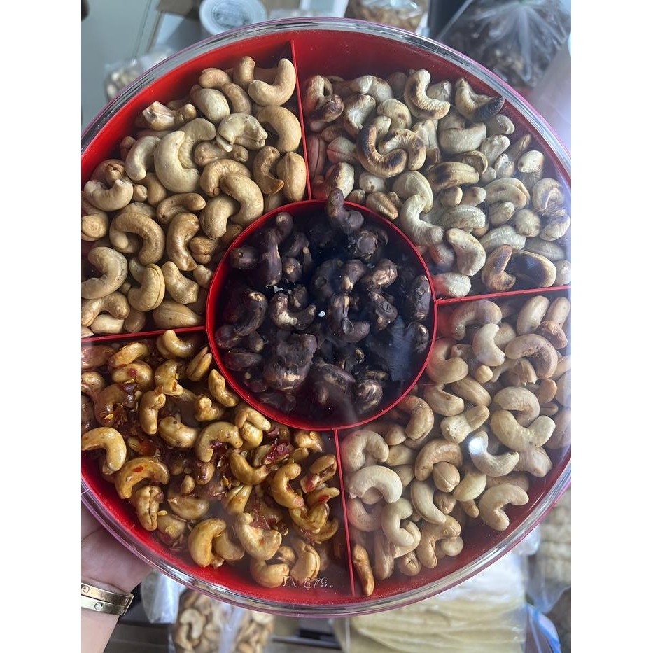 

KACANG METE MIX TOPLES BULAT 1 KG