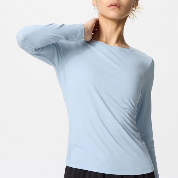 WOMEN TSHIRT KAOS MANSET DALAMAN AIRISM UV PROTECTION CREW NECK UNIQLO