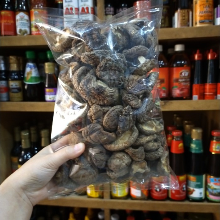 

Jamur Hioko Kering/ Dried Shitake Mushroom Uk. 3-4Cm 250Gr (Tidak Tebal)