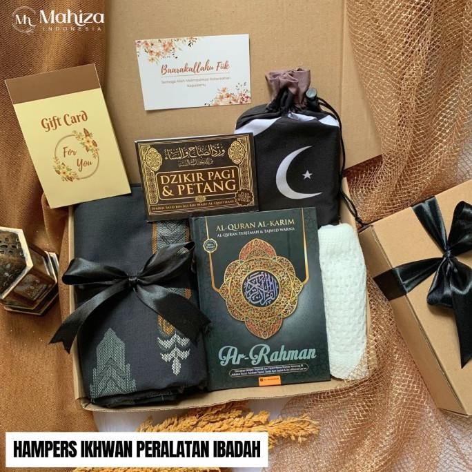 

Paket Hampers Kado Alat Sholat Cowok Set Hampers Ikhwan Premium Sarung Alquran Peci DVS