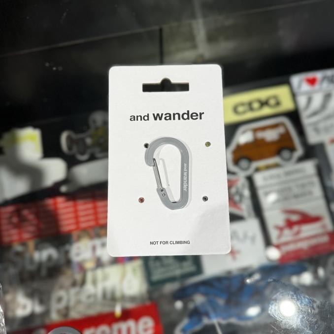 AND WANDER - CARABINER KEY CLOUD
