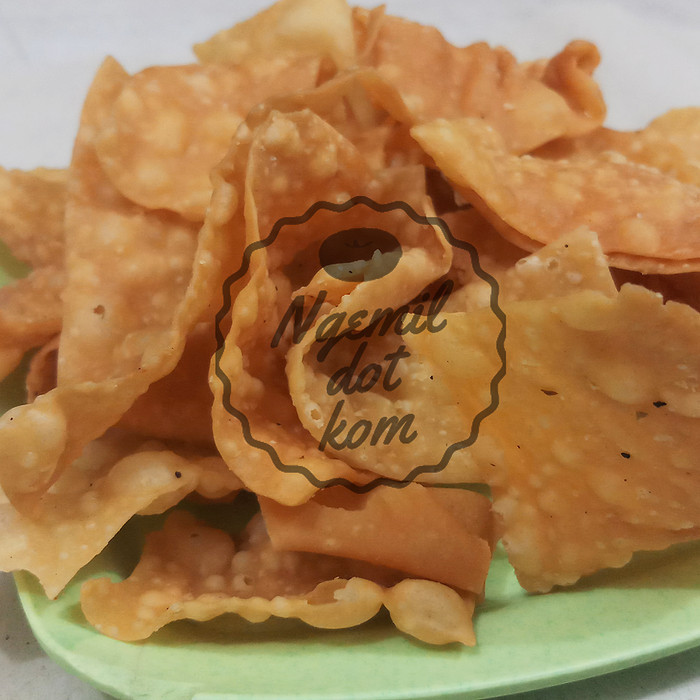 

FREE ONGKIR KERIPIK AYAM BAWANG 500gr / KERIPIK BAWANG SPESIAL / KERIPIK PANGSIT