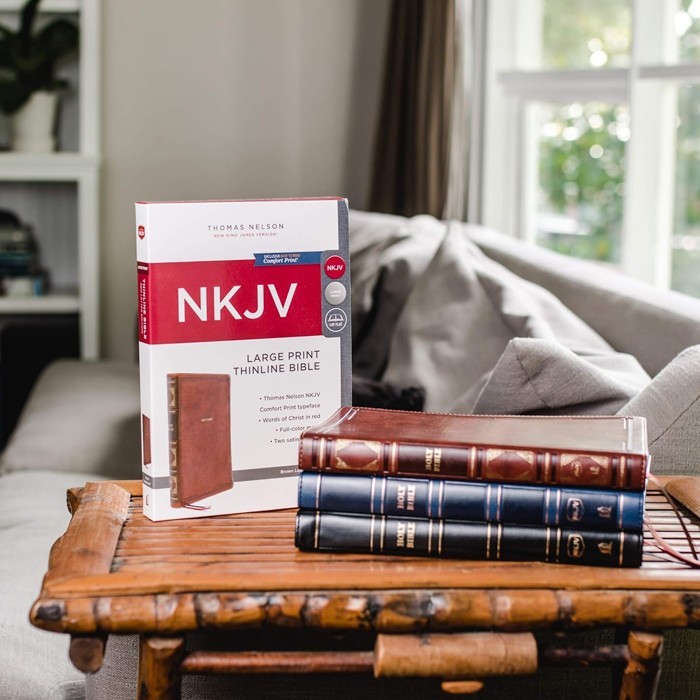 

NKJV Large-Print Thinline Bible, Comfort Print--soft leather-look