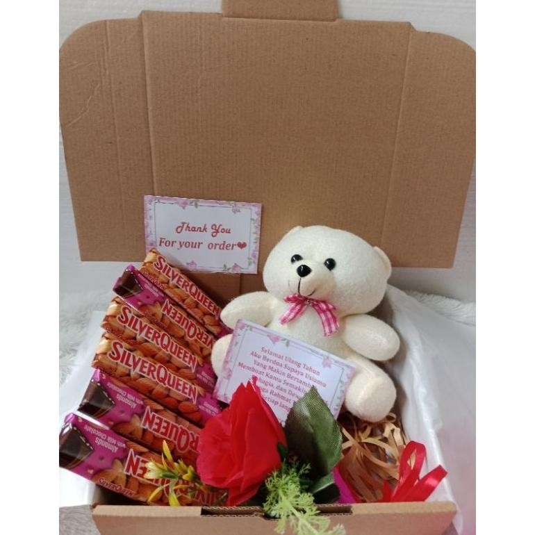

Sale hampers coklat/gif book hadiah valentine/ ultah /wisuda dll Hemat