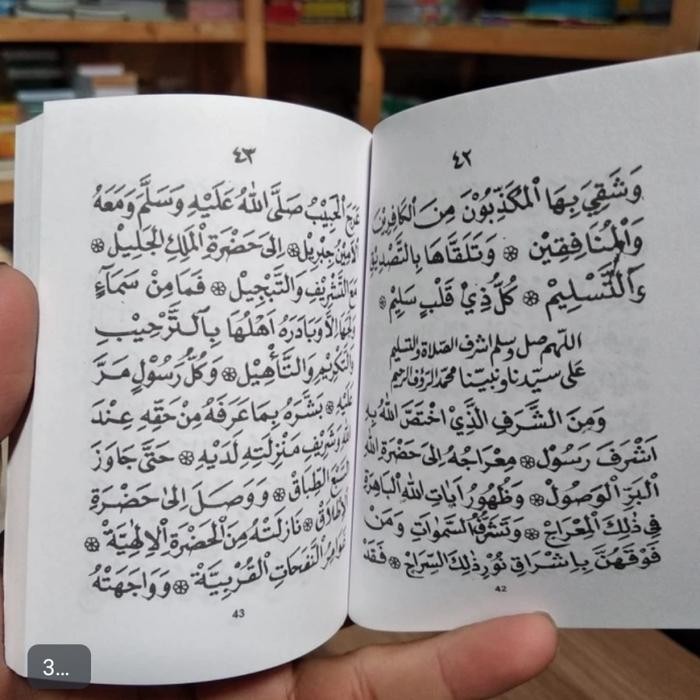 

Buku Maulid Simtudduror Saku Hitam