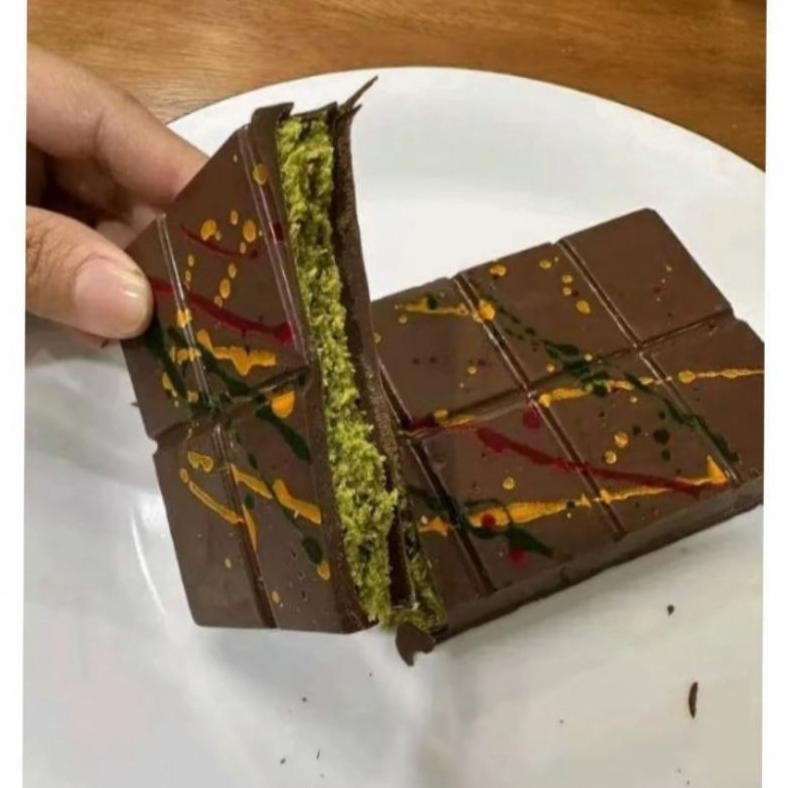 

SPECIAL Chocolate Dubai Original Crispy "PISTACHIO KUNAFE" Berat 270 gr ,Size 16x8 cm ,Coklat Viral Lembut Meleleh Dimulut Food Cocoa Cemilan Makanan Cokelat an-114