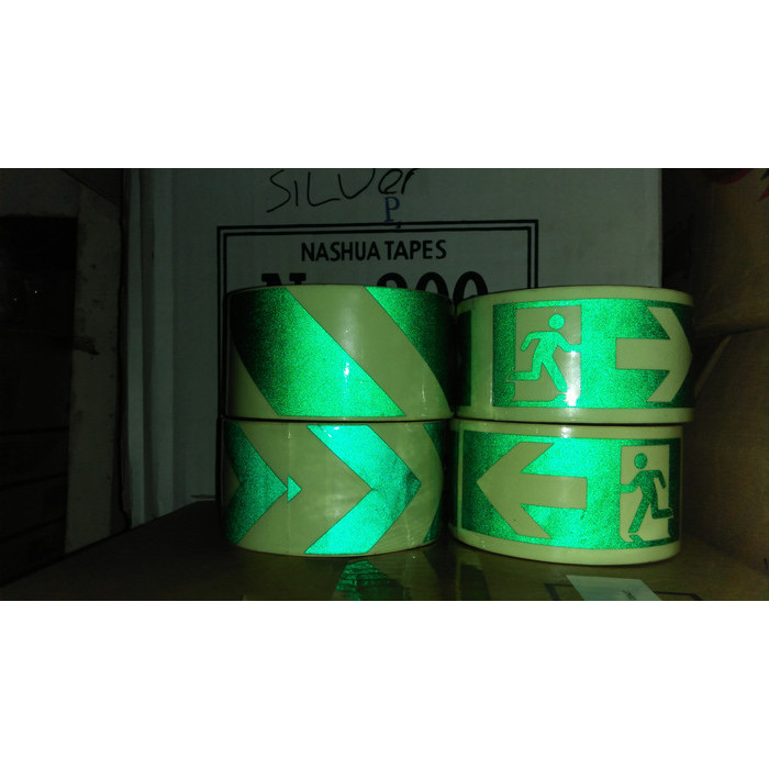 

STICKER FOSFOR TAPE - GLOW IN THE DARK ARROW /REFLECTIVE PANAH
