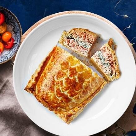 

Murah French Classic Salmon En Croute