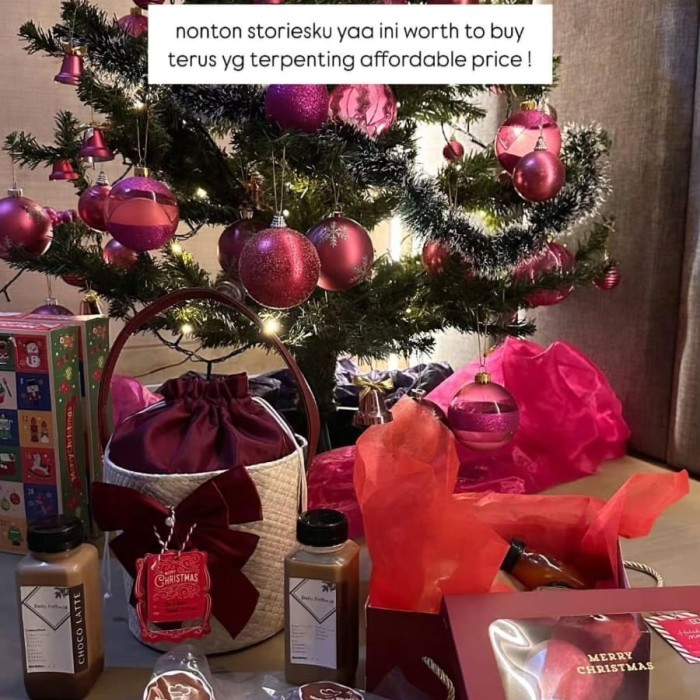 

Christmas Hampers madams kitchen Daily coffe