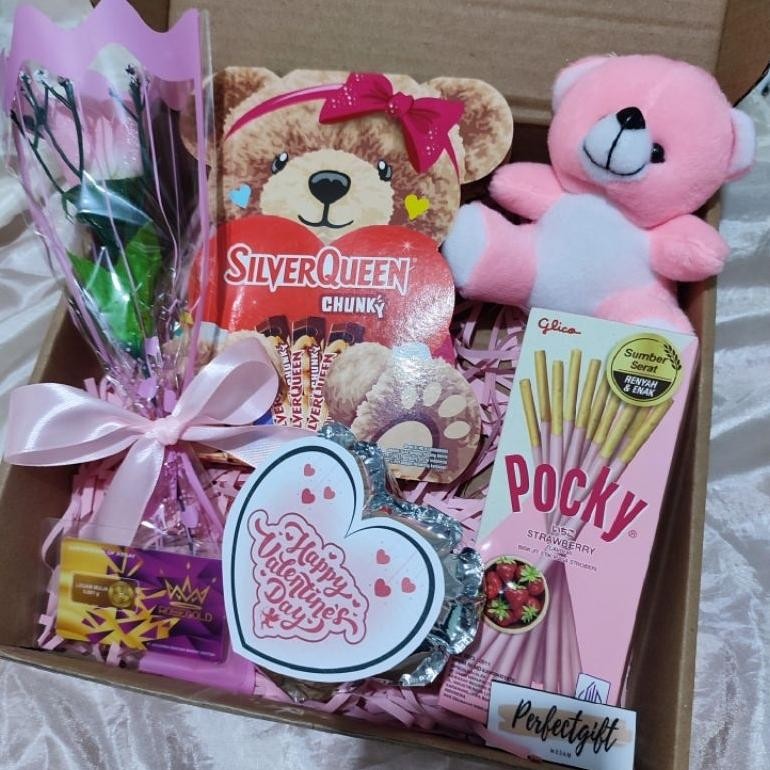 

SPECIAL Hampers Coklat Kado Ulang Tahun Valentine Natal Christmas un-123