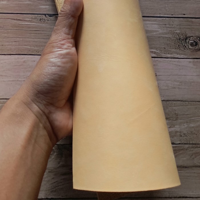 

Kulit Vegtan Vachetta 1,8 - 2 mm Panel A4