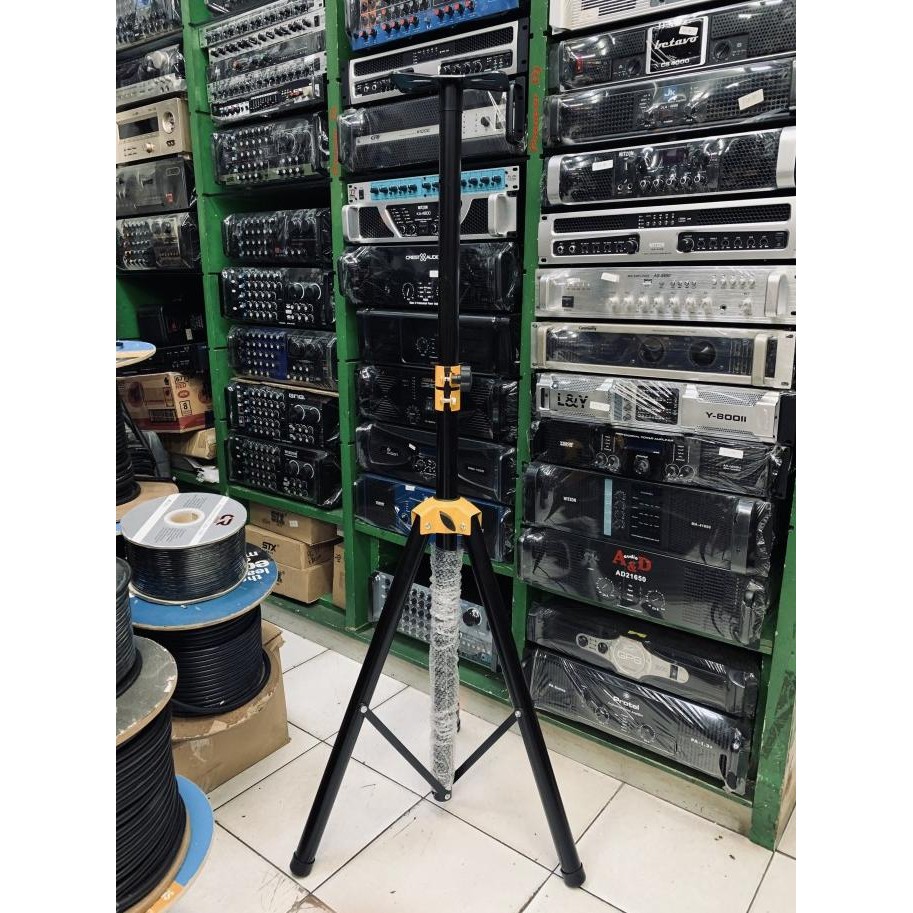 Stand tripod full besi . Stand tripod kokoh full besi