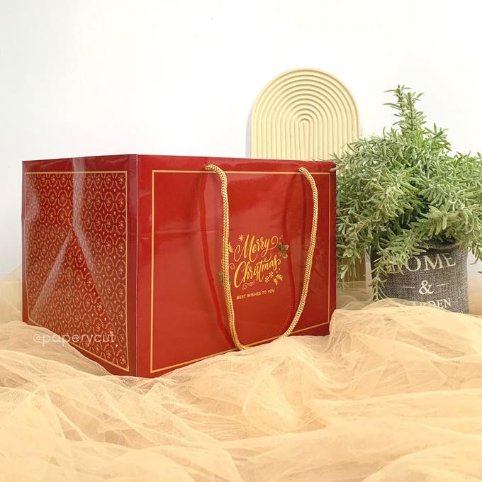 

Buruan beli] Paperbag Natal / Christmas 23,5 x 23,5 x 18 cm