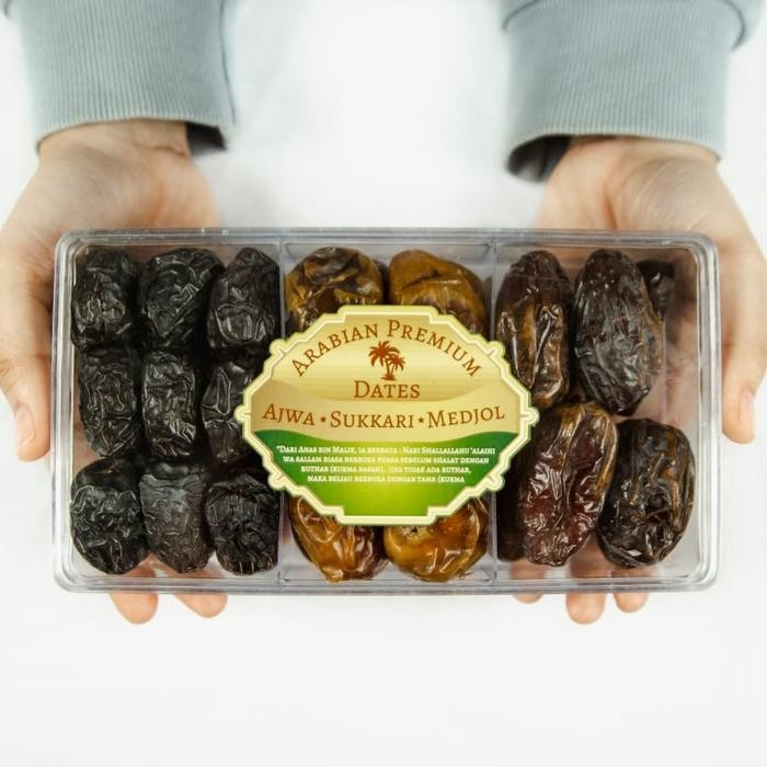 

Kurma Jumbo 3 IN 1 Premium ( Medjol, Sukkari, Ajwa ) Grade A