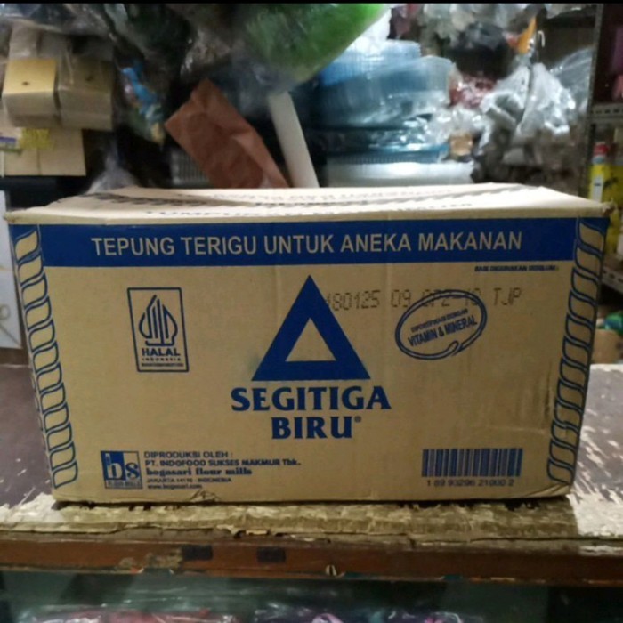

Tepung Terigu Segitiga Biru Ekonomis kg 1 Dus / 12 pcs