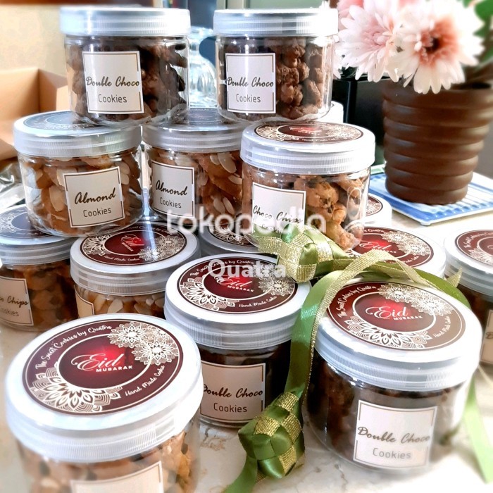 

PAKET HAMPERS LEBARAN IDUL FITRI 4 , SOFT COOKIE DAN COOKIES IN JAR