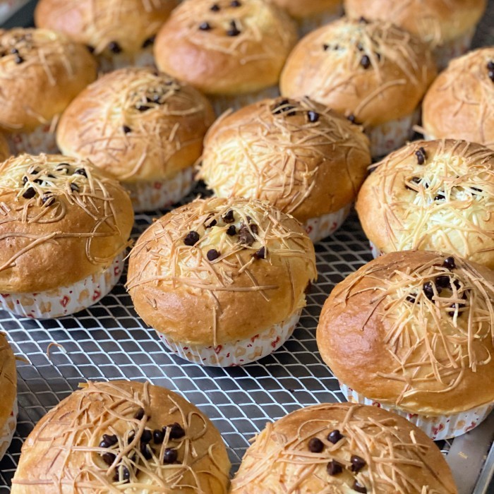 

ROTI BUNTING 1 KOTAK (BERBAGAI RASA)