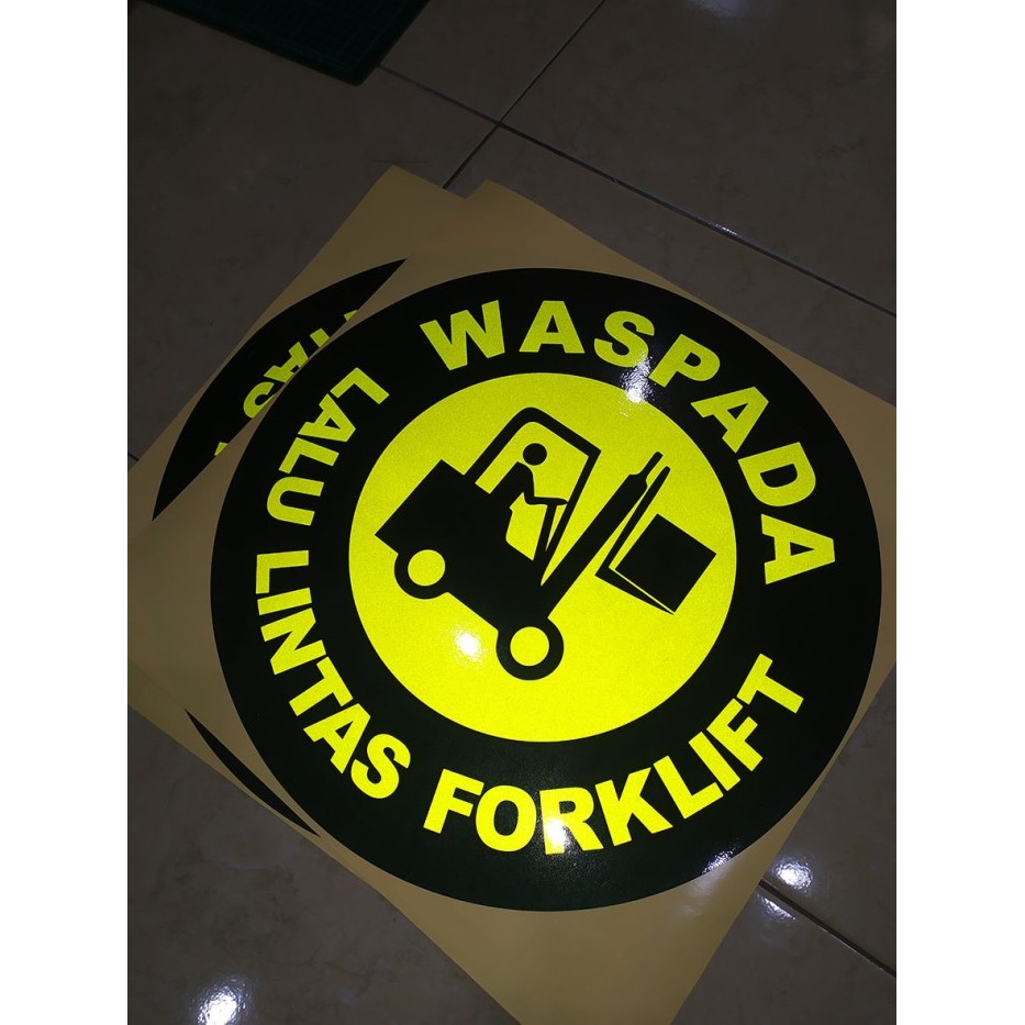 

CETAK STIKER SCOTLITE / REFLEKTIF METERAN + LAMINATING + CUTTING POLA