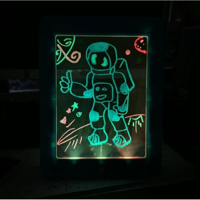 

MAGIC SKETCHPAD ART THAT GLOW MAINAN EDUKASI BELAJAR MENGGAMBAR