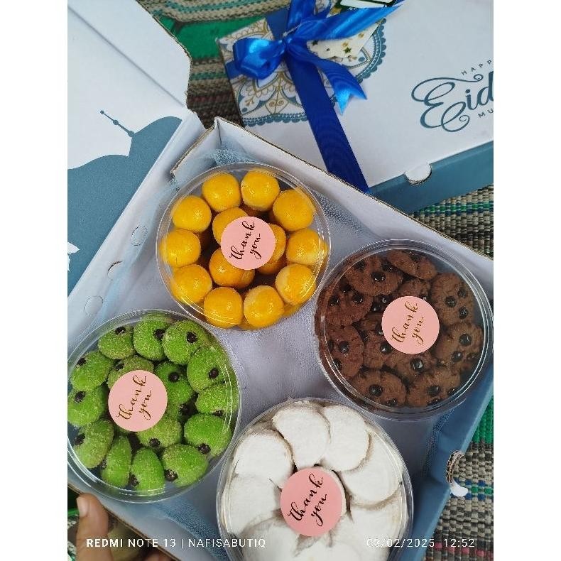 

lumineeroffc kue lebaran isi 4 toples paket premium