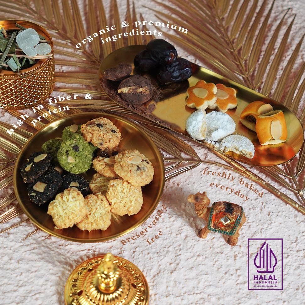 

Hampers Lebaran Idul Fitri / Eid Hampers - Spesial Kue Kering Lengkap (2 Jars) Diskon