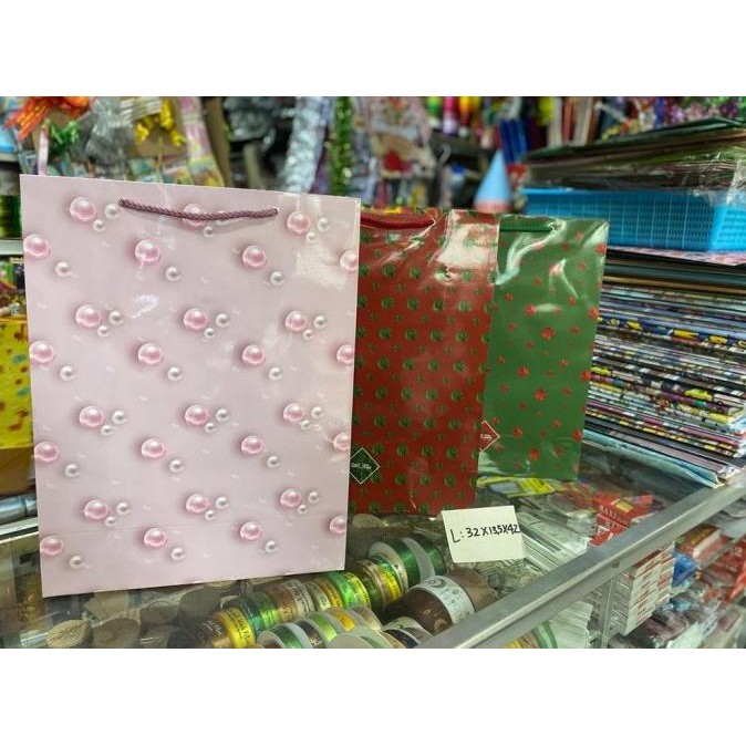 

$$$$] Paper Bag Besar 32 x 13,5 x 42 cm / Paper Bag Kado / Kantong Kado