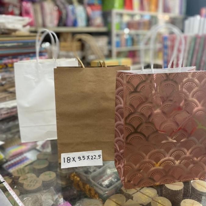 

Produk Unggulan] Paper Bag 18 x 9,5 x 22,5 cm / Paper bag polos/ Goodie Bag Kraft