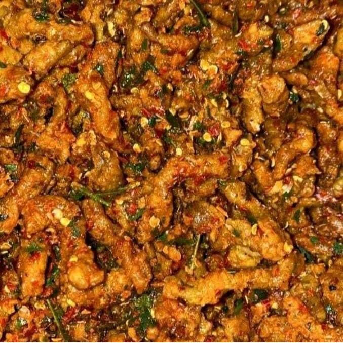 

PRODUK TERBATAS 100GR - USUS CRISPY BUMBU PEDAS DAUN JERUK Food Snacks Camilan