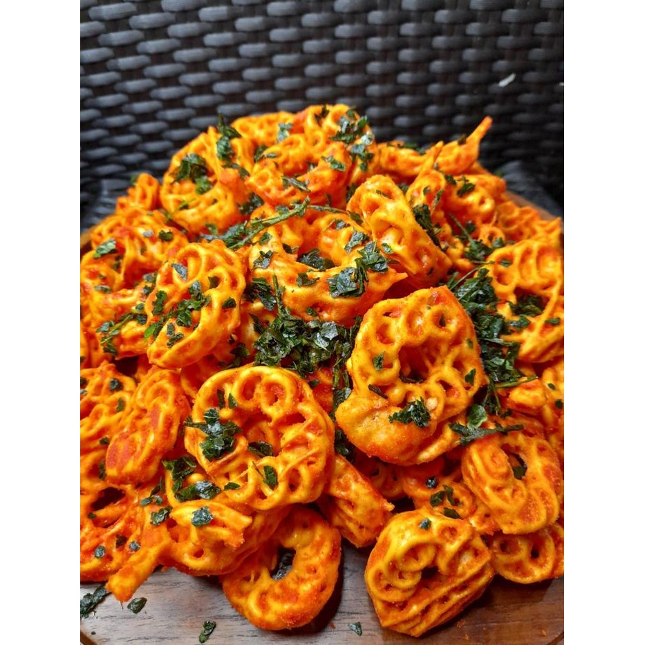 

BOOM SALE KRUPUK KRIWIL BANTAT 250 GRAM / KRUPUK MAWAR / ANEKA KRUPUK GORENG Makaroni Food Snack