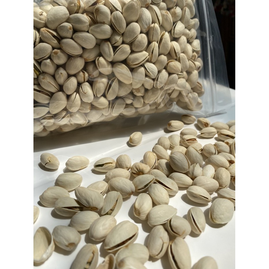 

KACANG PISTACHIO / KACANG FUSTUK 1KG