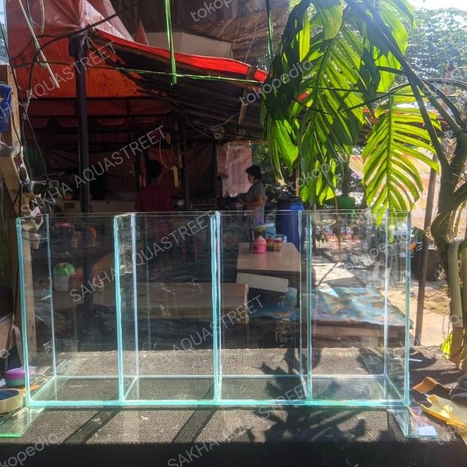 CO Etalase/Aquarium kaca buah/jus/pajangan/dll  80x15x40