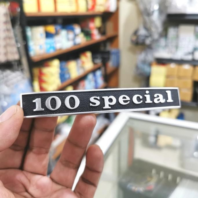 Emblem Balok Belakang Vespa PTS 100 special NOS